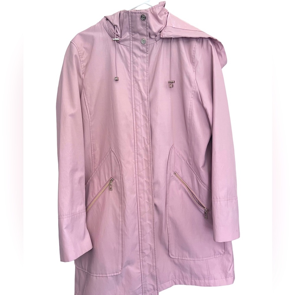 Ivanka Trump pink trench coat / rain jacket